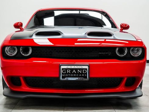 Used 2023 Dodge Challenger SRT Hellcat w/ Driver Convenience Group RWD image 6