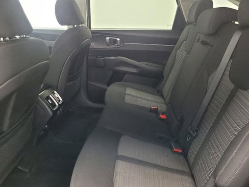 Used 2021 Kia Sorento LX image 18