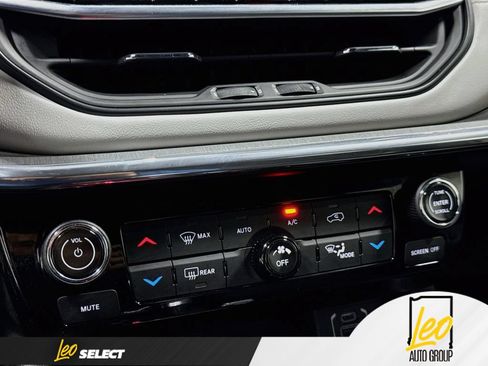 Used 2023 Jeep Compass Limited AWD/4WD image 18