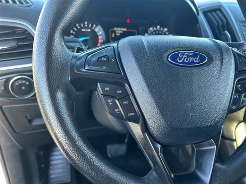 Used 2016 Ford Edge SE image 20