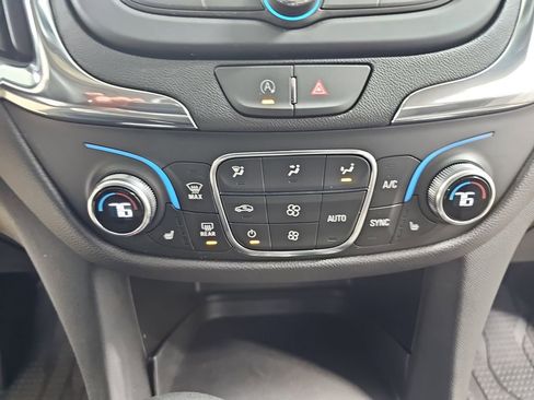 Certified 2024 Chevrolet Equinox LT w/ LPO, Floor Liner Package image 29