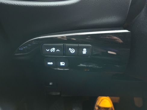 Used 2017 Toyota Prius Four image 38