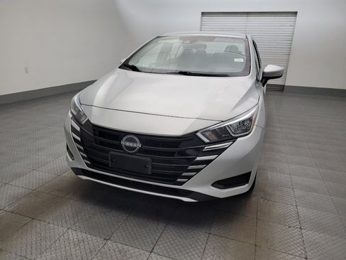 Used 2023 Nissan Versa SV FWD image 15