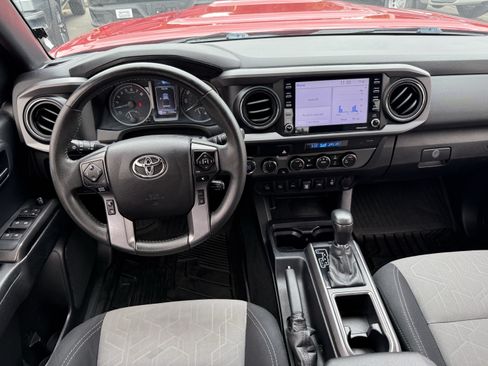 Used 2021 Toyota Tacoma TRD Sport w/ Technology Package AWD/4WD image 14