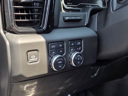 Used 2024 GMC Sierra 2500 AT4 w/ AT4 Premium Plus Package AWD/4WD image 33