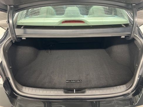 Used 2021 Hyundai Elantra SEL w/ Convenience Package image 18