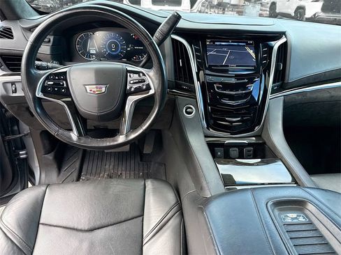 Used 2019 Cadillac Escalade ESV Platinum image 25