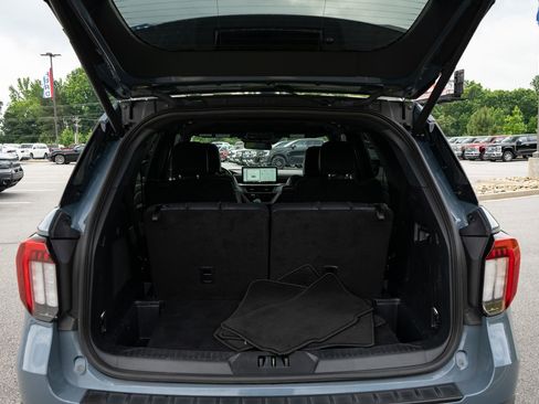 Used 2025 Ford Explorer ST AWD/4WD image 9