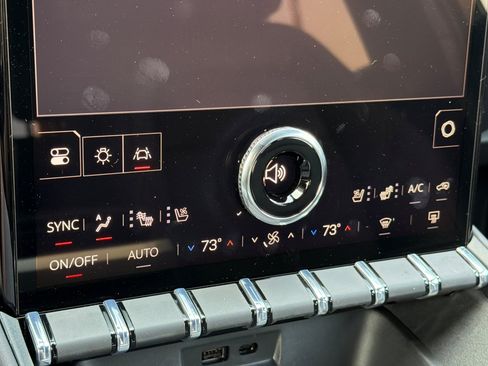 New 2027 GMC Terrain Elevation w/ Elevation Premium Package AWD/4WD image 18
