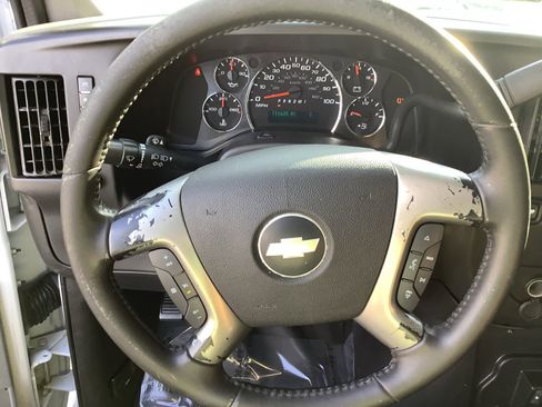 Used 2016 Chevrolet Express 3500 Extended image 16