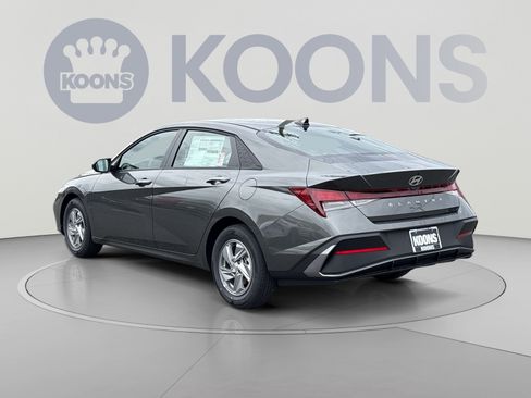 New 2026 Hyundai Elantra SE FWD image 4