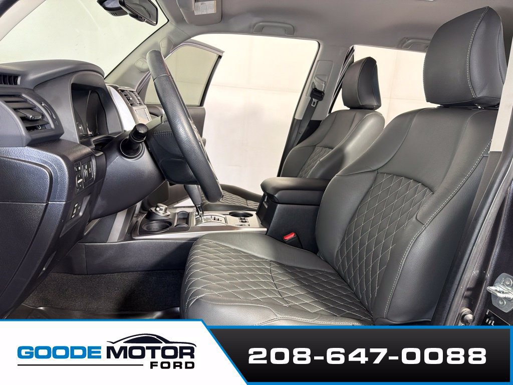 Used 2023 Toyota 4Runner SR5 AWD/4WD image 10