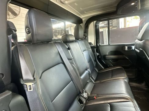 Used 2025 Jeep Gladiator Sport AWD/4WD image 26