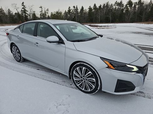 New 2025 Nissan Altima 2.5 SL image 9