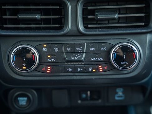 Used 2022 Ford Maverick Lariat w/ Lariat Luxury Package image 25