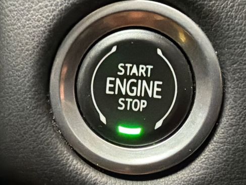 Used 2023 GMC Yukon AT4 w/ Technology Package AWD/4WD image 27