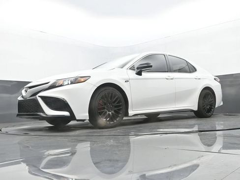 Used 2023 Toyota Camry SE FWD image 12