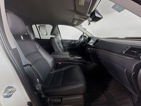 Certified 2025 Honda Ridgeline Sport image 33