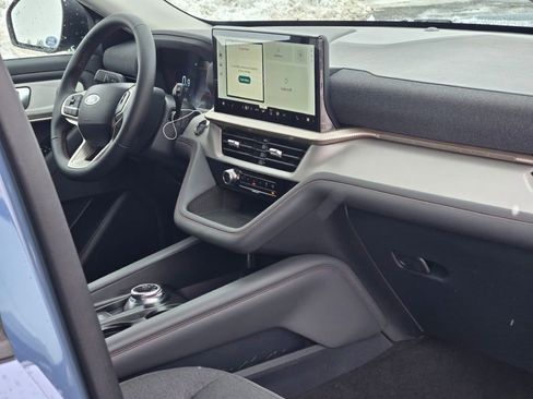 New 2026 Ford Explorer Active image 7