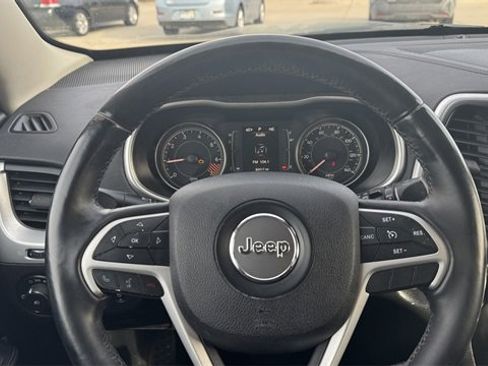 Used 2014 Jeep Cherokee Latitude w/ Comfort/Convenience Group image 23