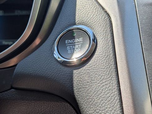 Used 2019 Ford Fusion SE FWD image 9