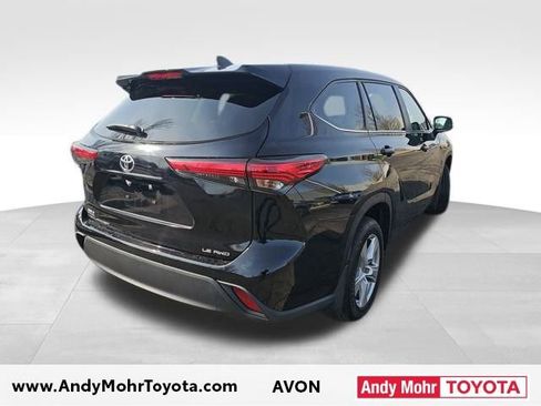 Used 2023 Toyota Highlander LE image 6
