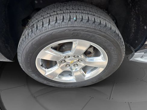 Used 2016 Chevrolet Suburban LT image 24