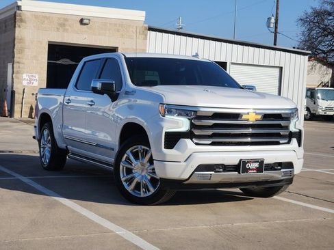 Used 2024 Chevrolet Silverado 1500 High Country image 2