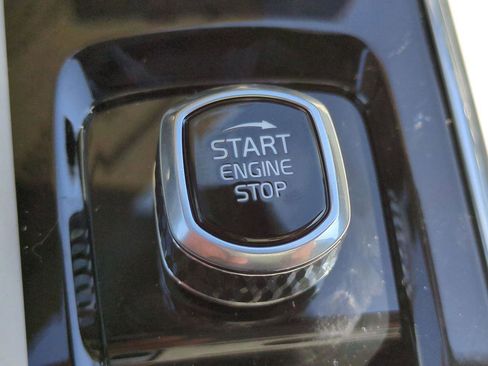 New 2026 Volvo XC60 B5 Ultra w/ Climate Package image 25