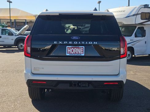 New 2025 Ford Expedition Active image 8