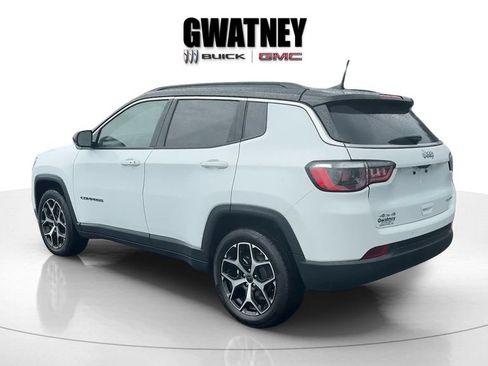 Used 2025 Jeep Compass Limited AWD/4WD image 5