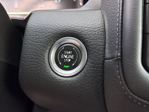 Used 2024 GMC Yukon Denali AWD/4WD image 28