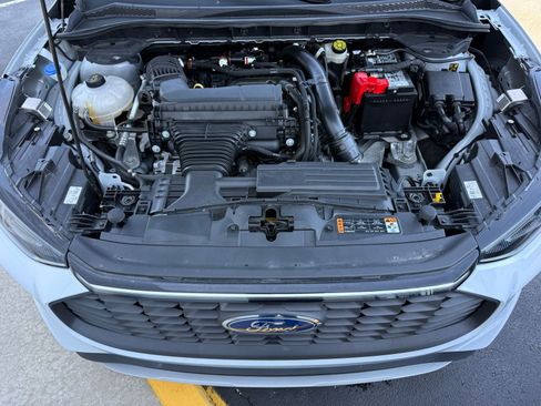 Used 2025 Ford Escape Platinum image 36