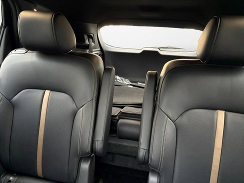 Certified 2025 MAZDA CX-90 3.3 Turbo w/ Premium Plus Pkg image 12