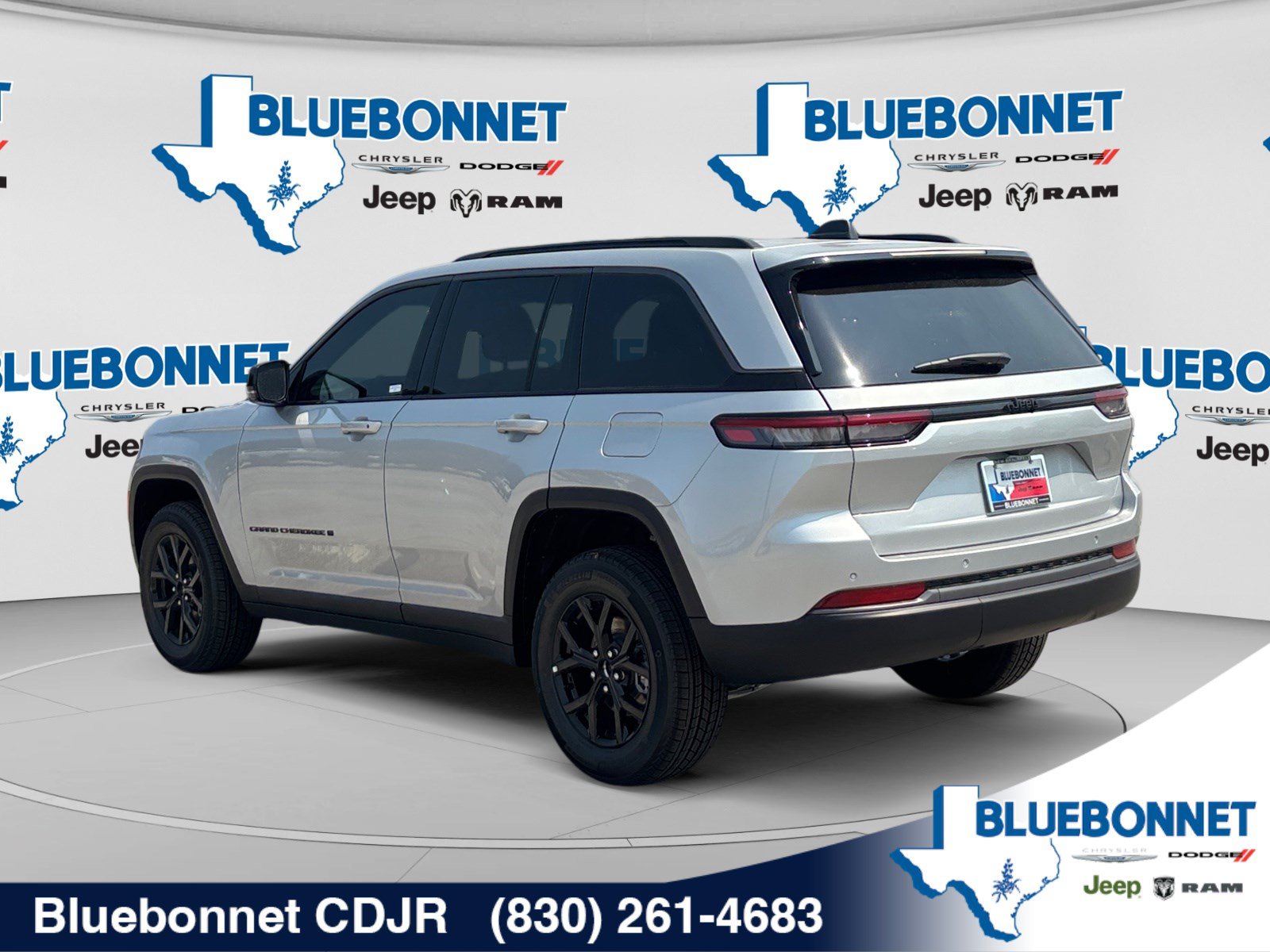 New 2026 Jeep Grand Cherokee Altitude RWD image 7