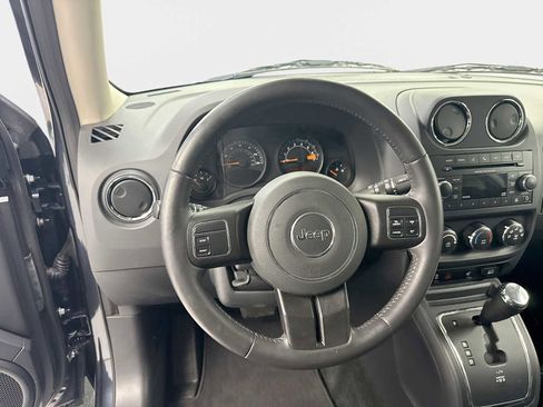 Used 2016 Jeep Patriot High Altitude FWD image 11