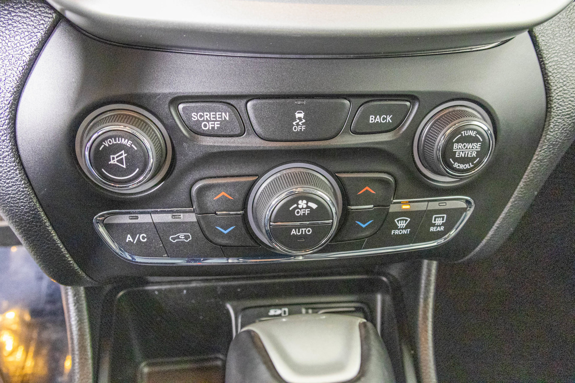 Used 2014 Jeep Cherokee Limited w/ Luxury Group FWD image 26