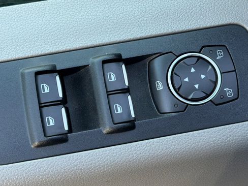 Used 2015 Ford F150 XLT image 15