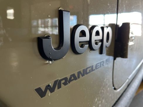 New 2026 Jeep Wrangler Unlimited Rubicon 392 w/ Quick Order Package 27X Moab AWD/4WD image 15