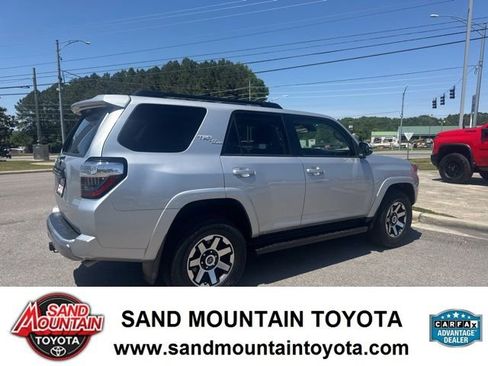 Used 2022 Toyota 4Runner TRD Off-Road Premium AWD/4WD image 3