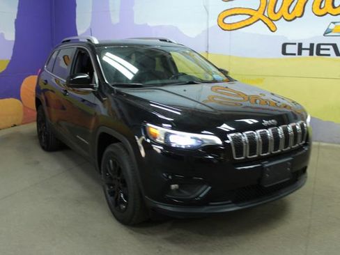 Used 2020 Jeep Cherokee Latitude w/ Cold Weather Group AWD/4WD image 4