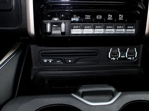 Used 2019 RAM 2500 Laramie image 11