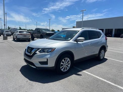 Used 2018 Nissan Rogue SV w/ Premium Package AWD/4WD image 3
