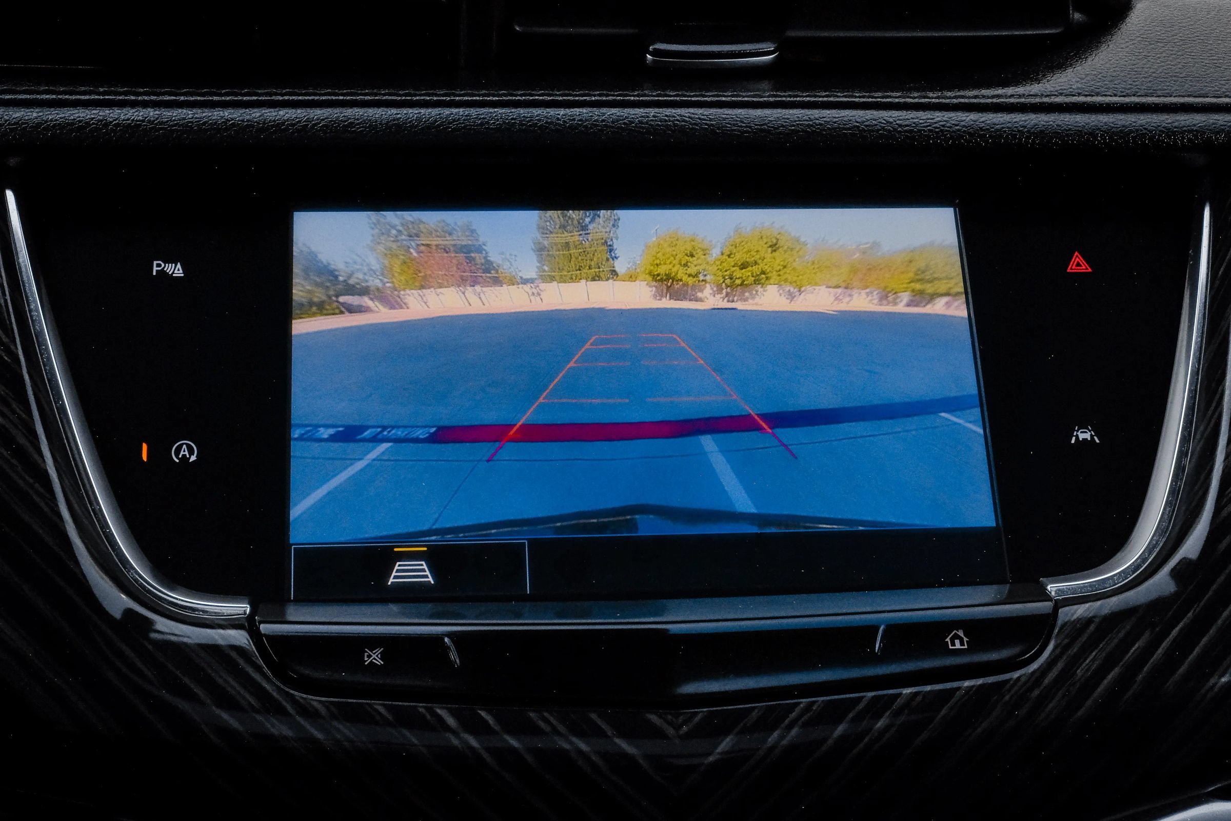 Used 2023 Cadillac XT6 Premium Luxury w/ LPO, Floor Liner Package FWD image 31