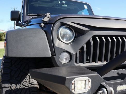 Used 2016 Jeep Wrangler Sport image 4