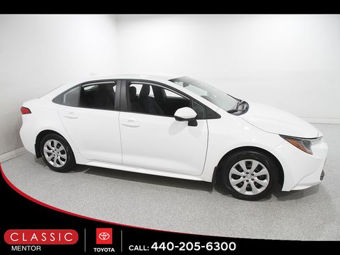 Certified 2024 Toyota Corolla LE FWD image 1