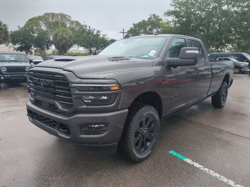 New 2026 RAM 3500 Laramie AWD/4WD image 9