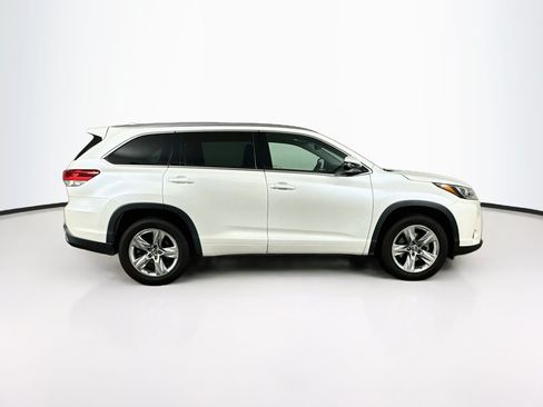 Used 2017 Toyota Highlander Limited FWD image 10