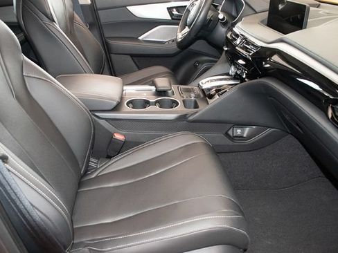 Used 2024 Acura MDX SH-AWD w/ Technology Package image 10