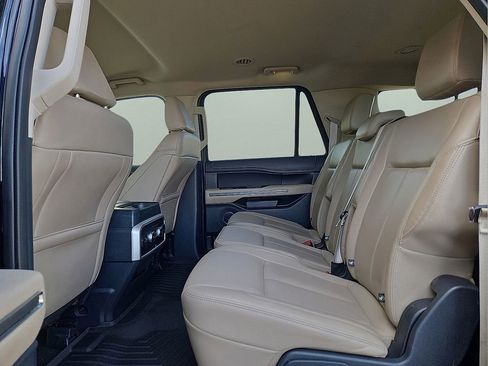 Used 2022 Ford Expedition Max XLT image 16